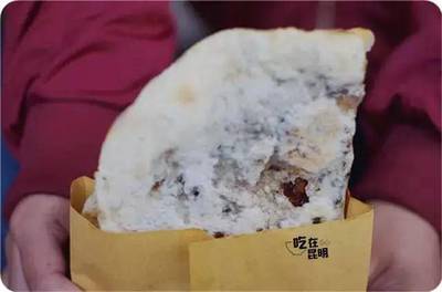 昆明钱局街一家神奇而没有竞争对手的梅干菜扣肉饼